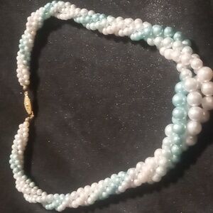 Vintage Layered & twisted blue & White faux pearl collar necklace 16 in long